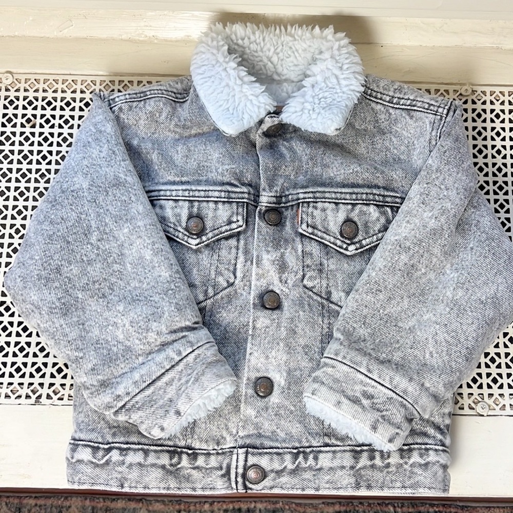 Levi’s vintage denim boy’s jacket, black & white acid wash, sherpa-lined, size 5